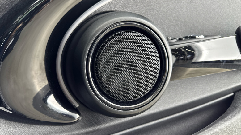 MINI Hatchback 1.5 Cooper Classic 3dr Auto [Comfort/Nav Pack] Petrol Hatchback